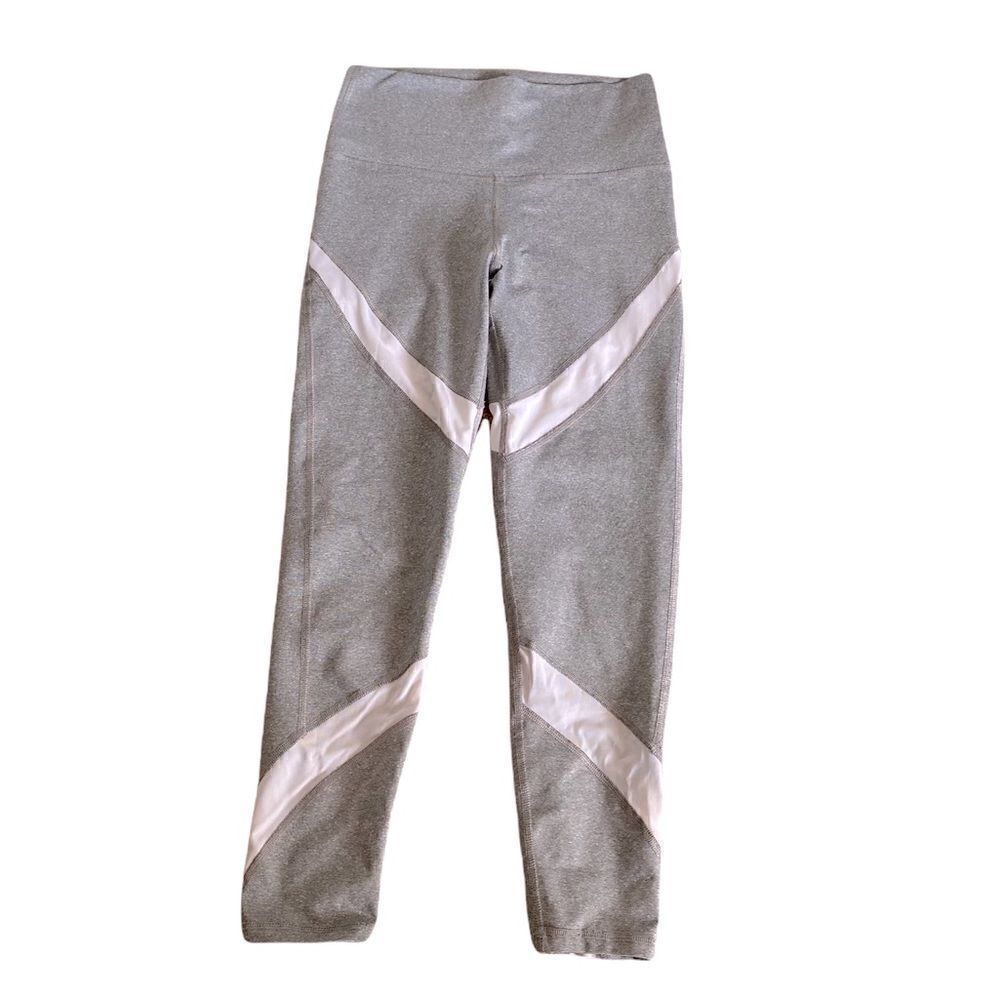Aerie Chill Play Move Leggings Gray and White Size Medium